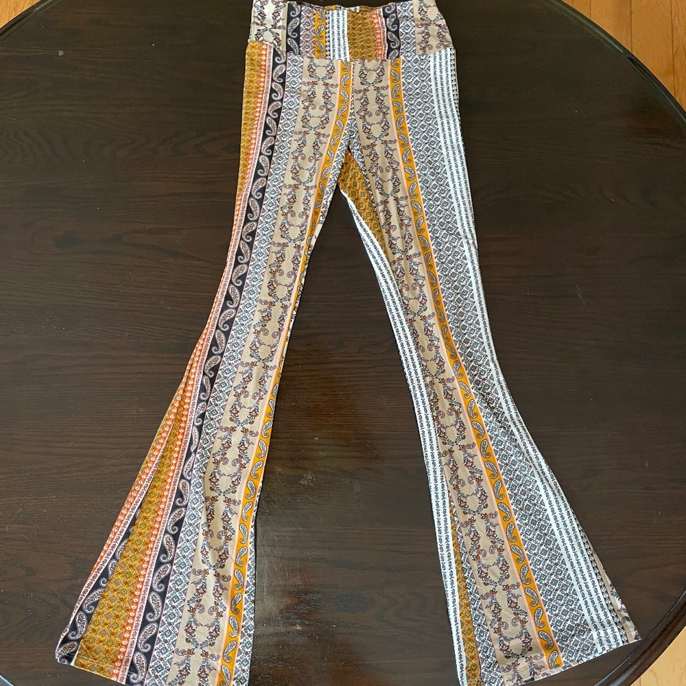 Ultra High-rise Boho Paisley Flare Leggings